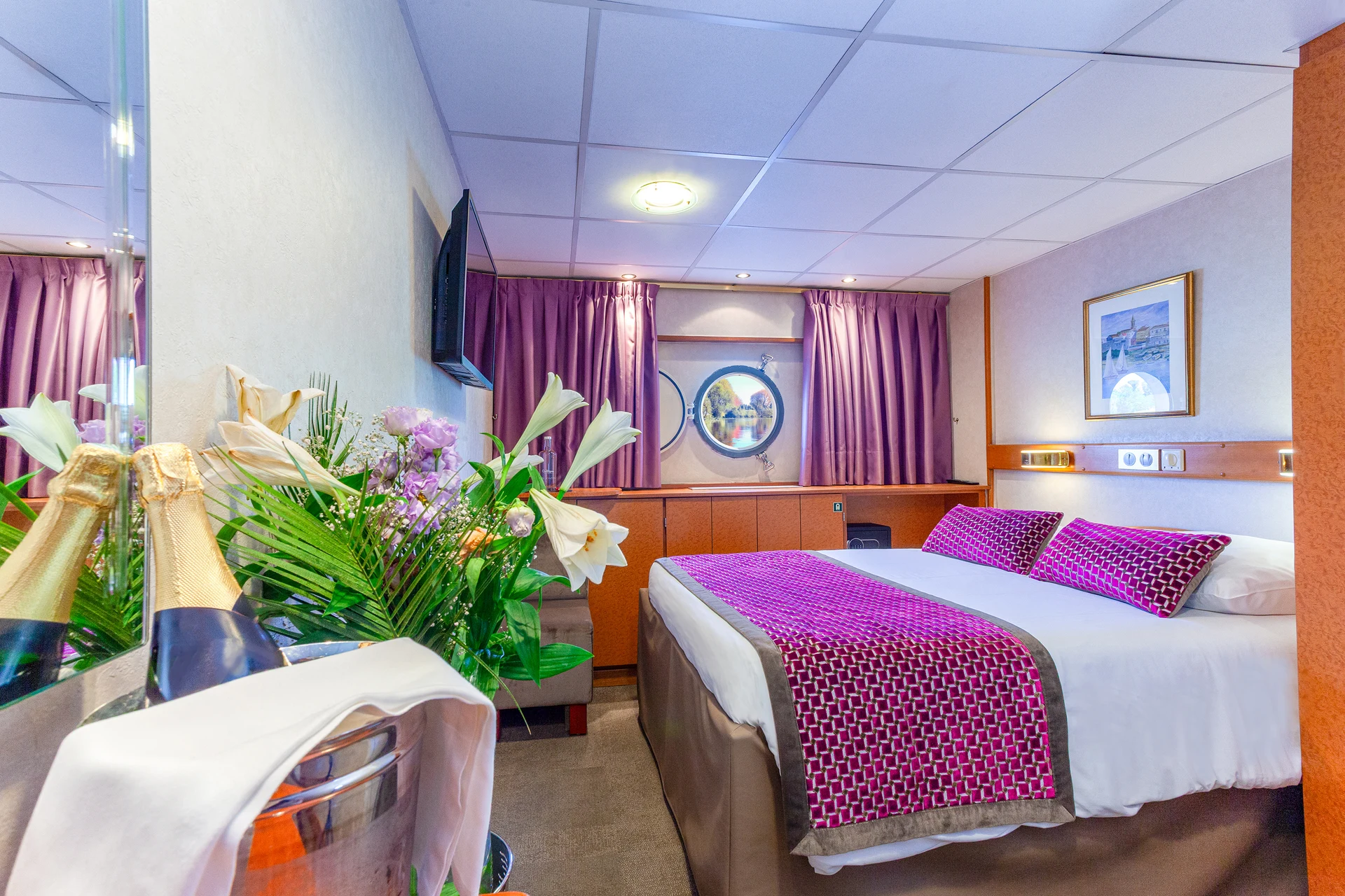 Main Deck 1 Double Bed Cat C