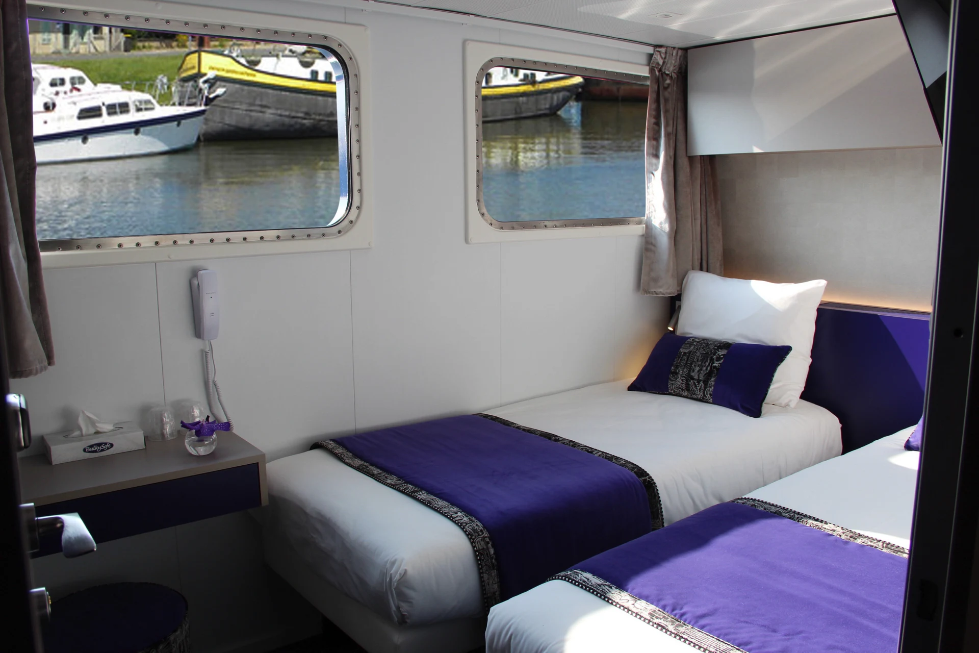 Main Deck 2 Beds