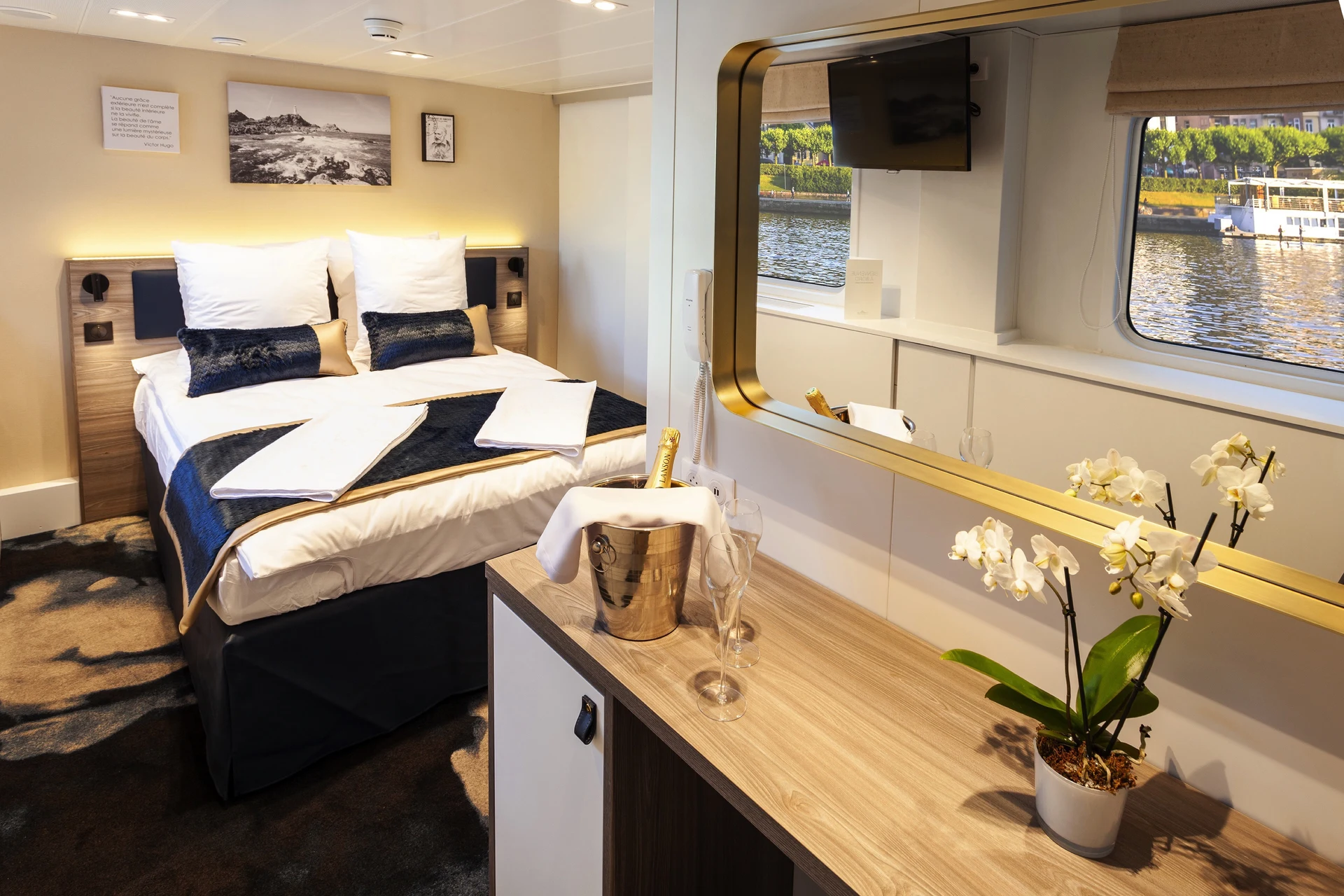 CAT. C - Main Deck 1 Double Bed