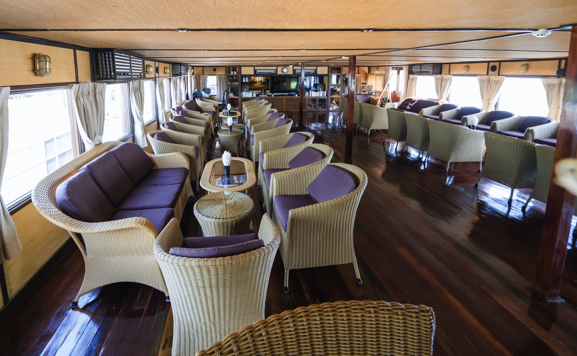 Lounge Bar
