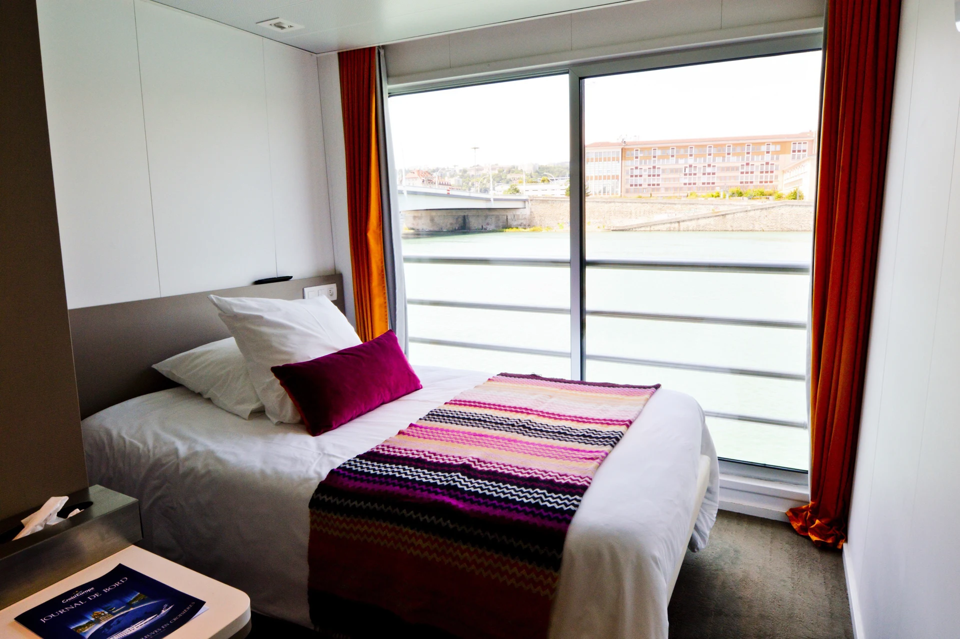 Upper Deck 1 Bed Single Cat A