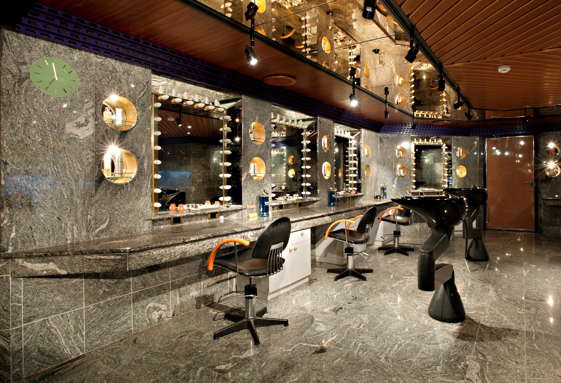 Hair & Beauty Salon