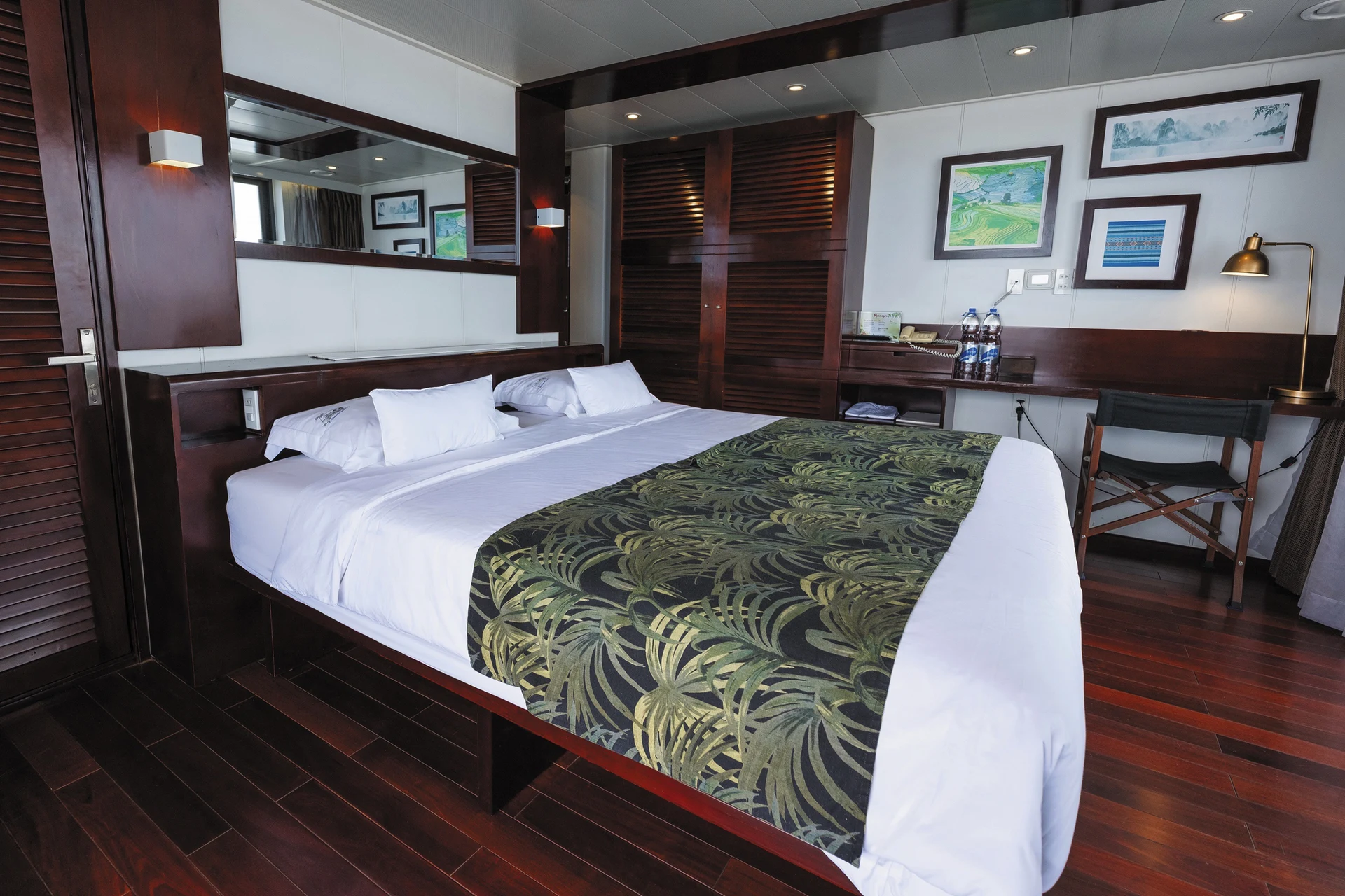 Main Deck: Twin Room with 1 Spare Bed