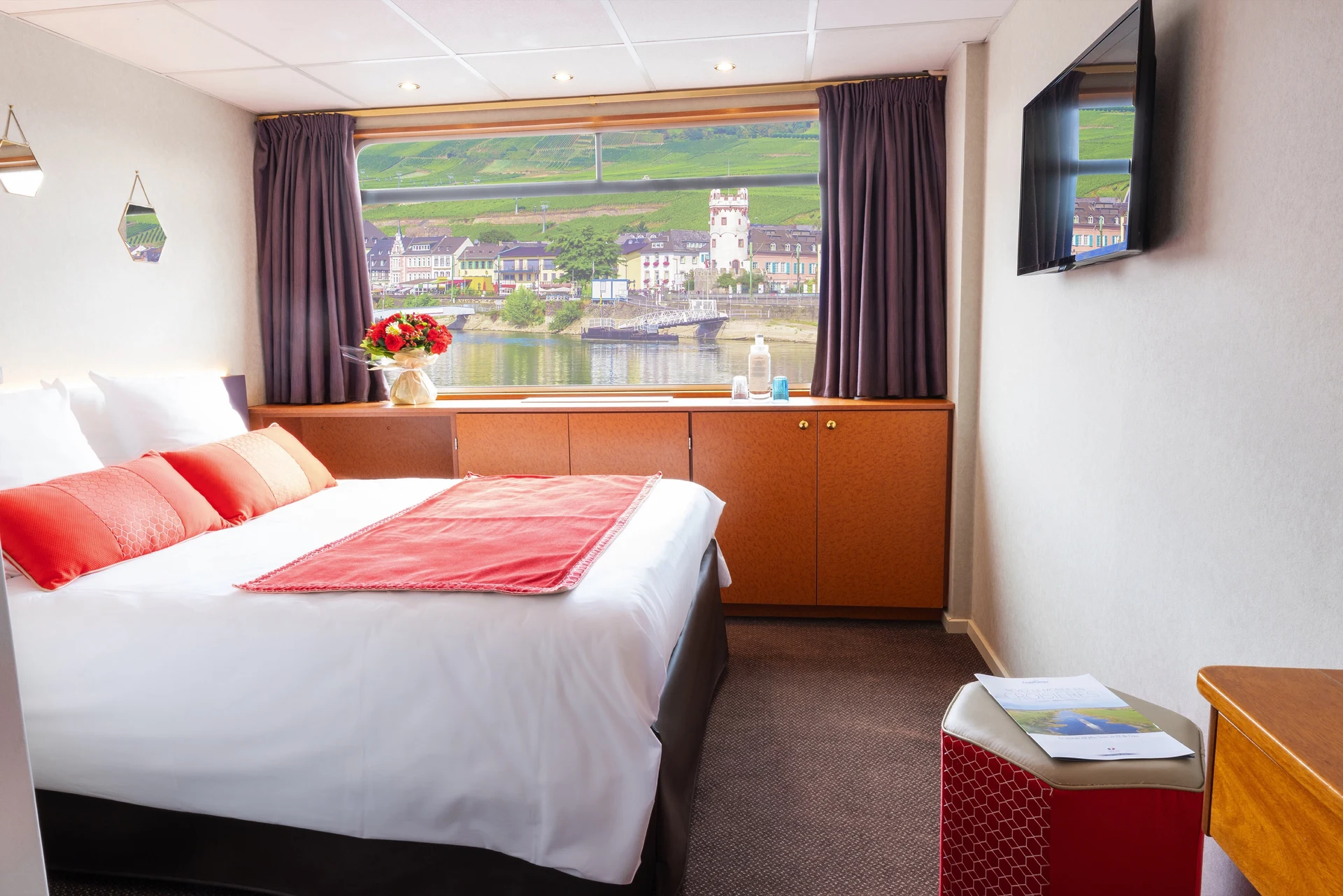 Middle Deck 1 Double Bed CAT. A