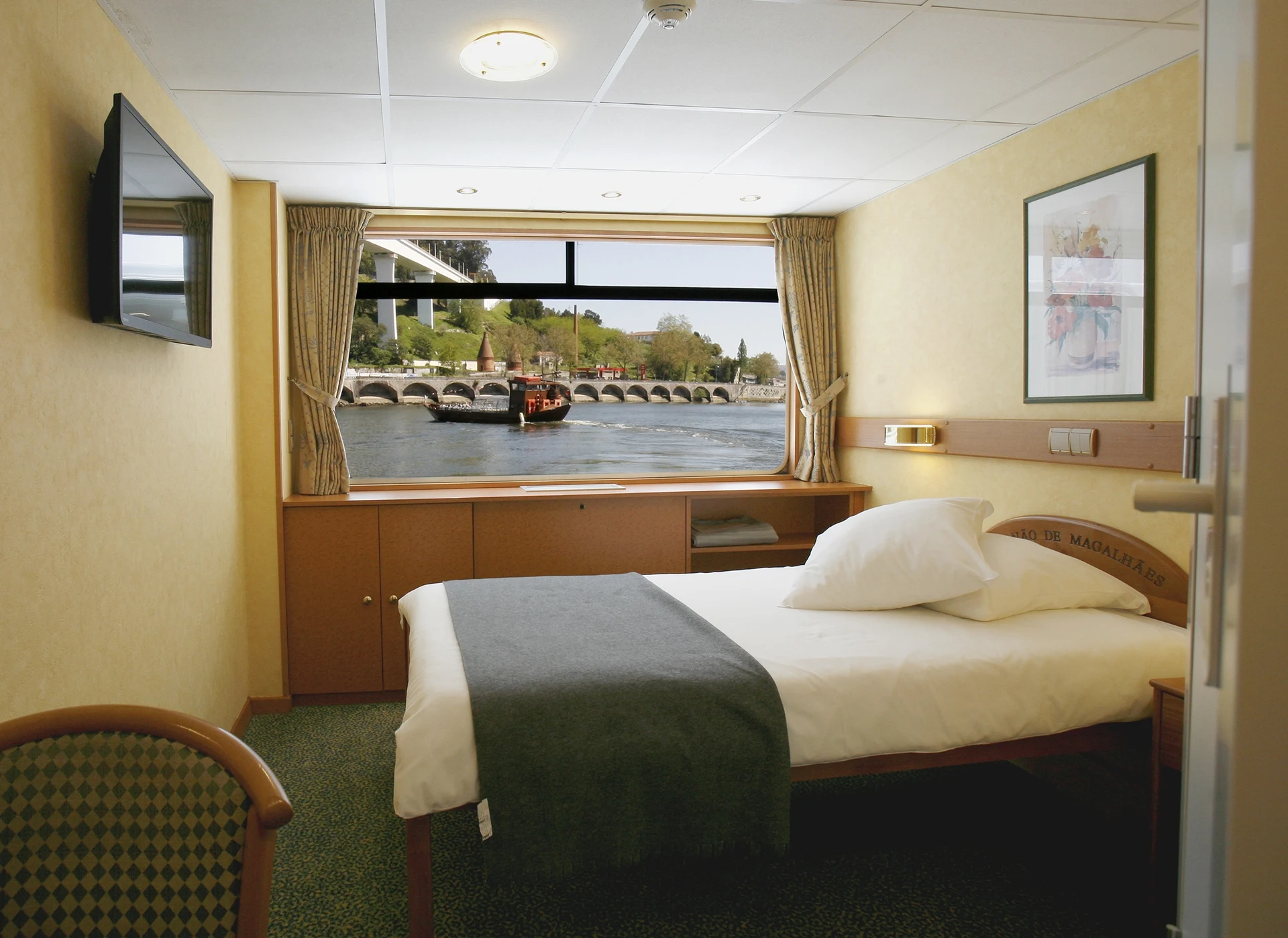 Middle Deck 1 Bed Single - Cat. A