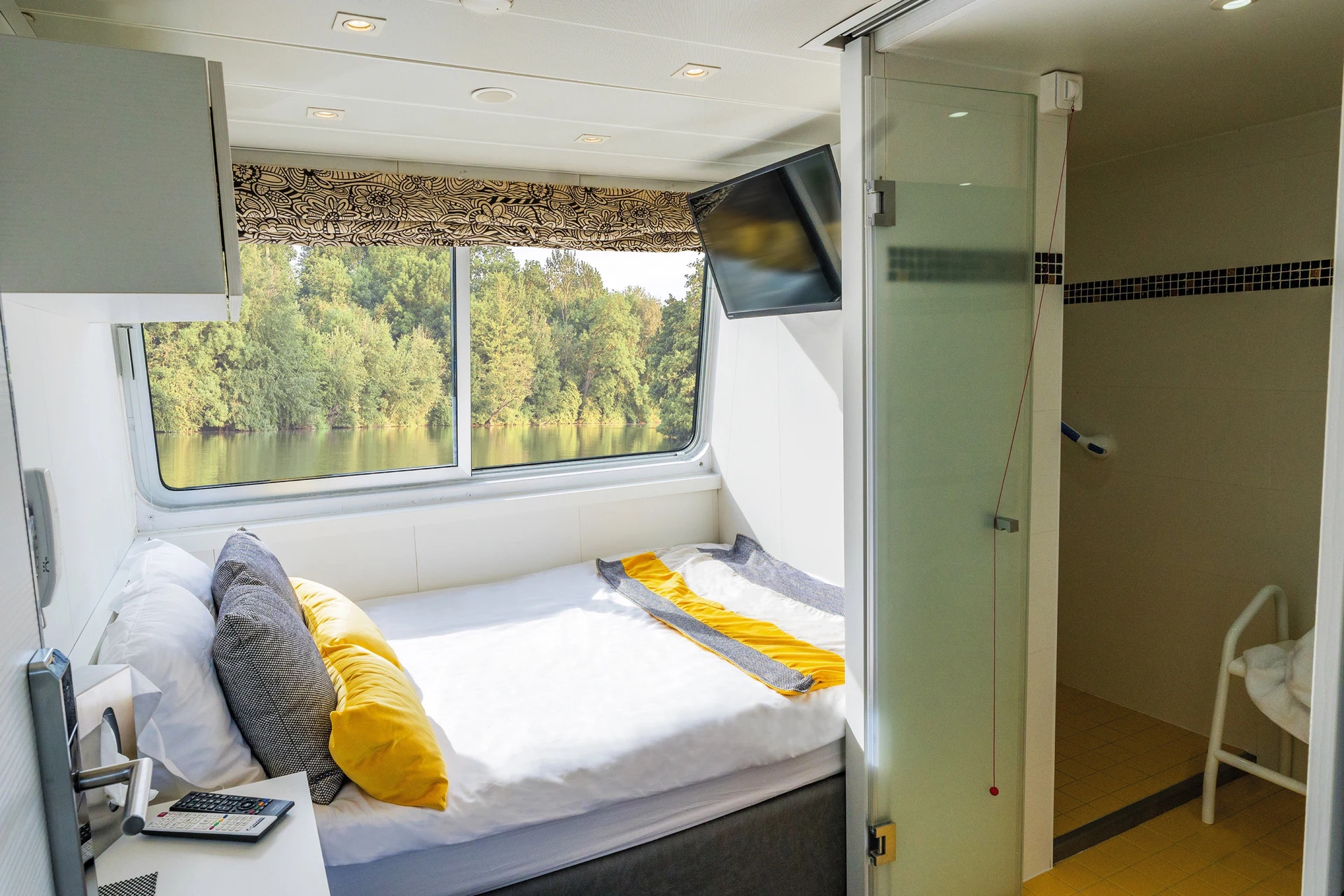 Upper Deck Double Bed Accessible Cabin