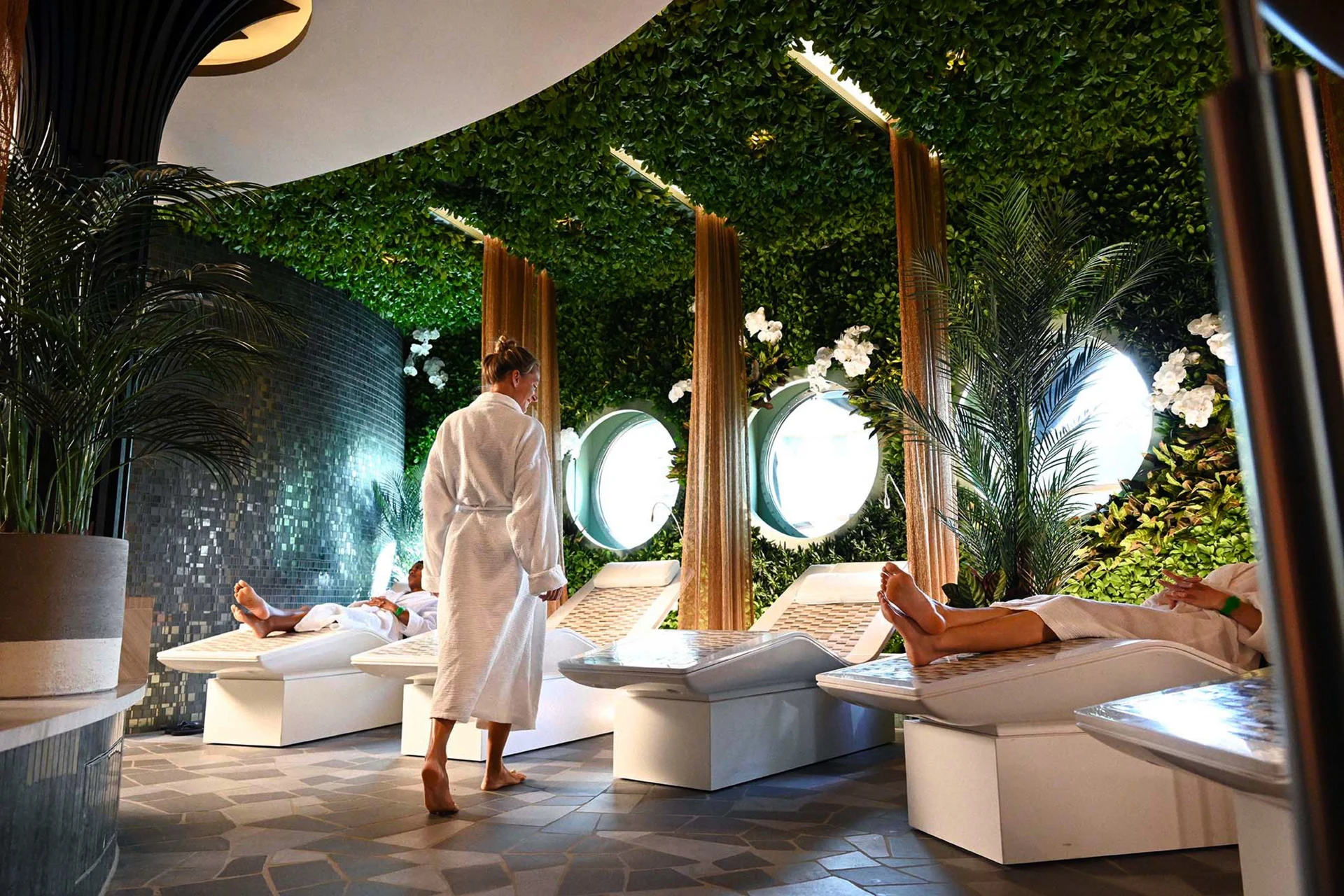 Spa, Salon & Fitness