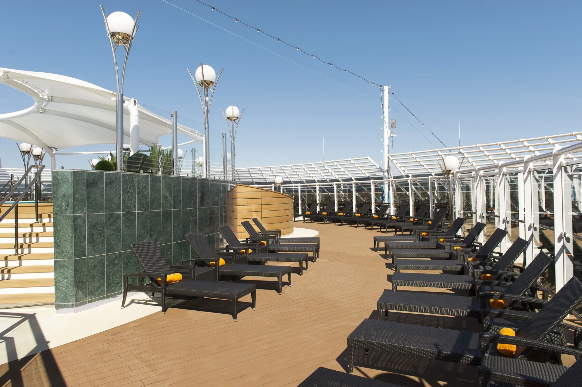 Top 18 Solarium